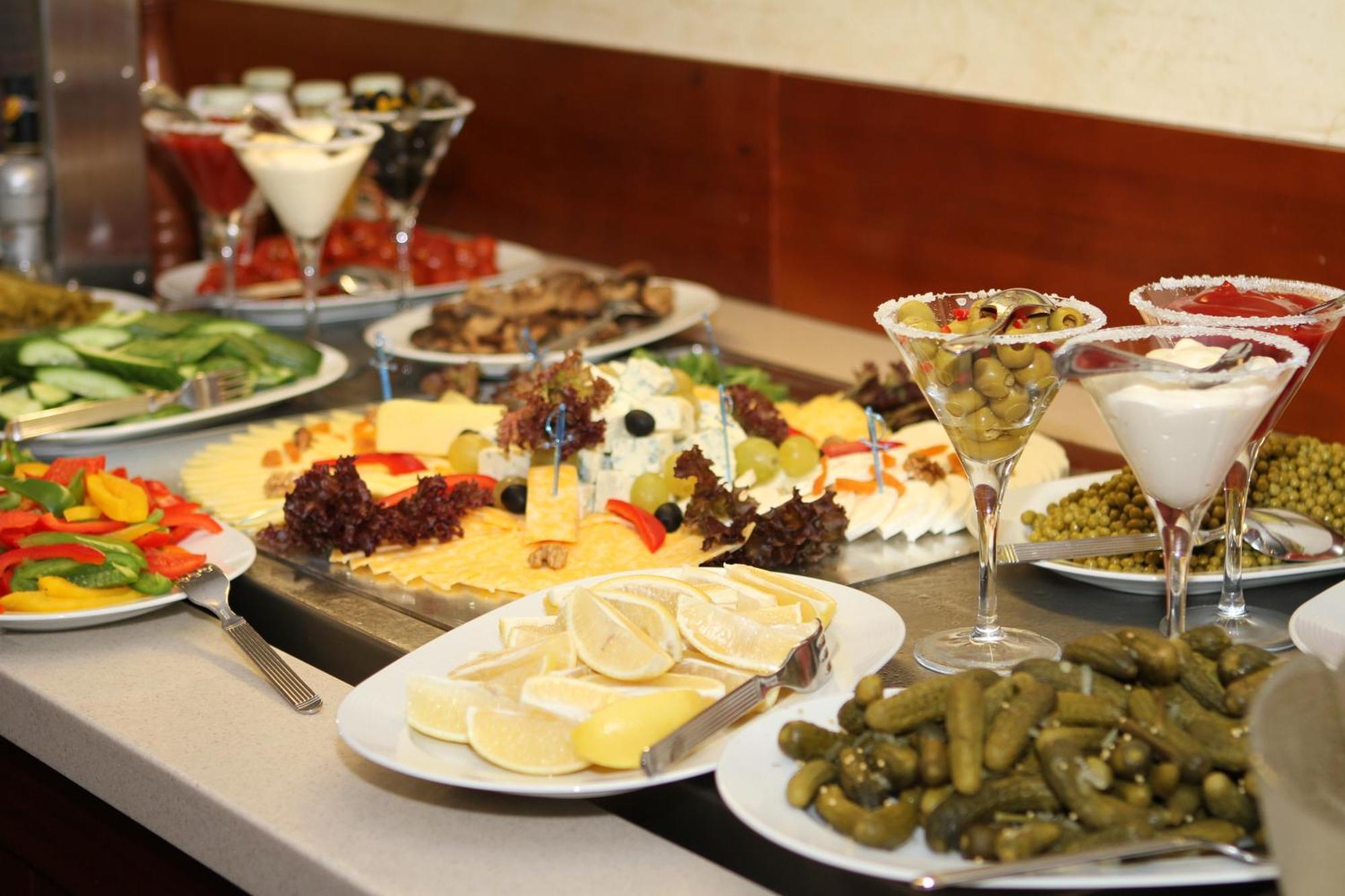 Atyrau Dastan Hotel Kültér fotó
