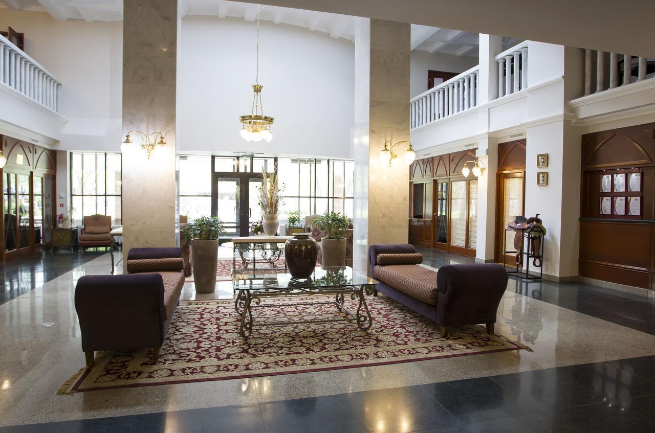 Atyrau Dastan Hotel Kültér fotó