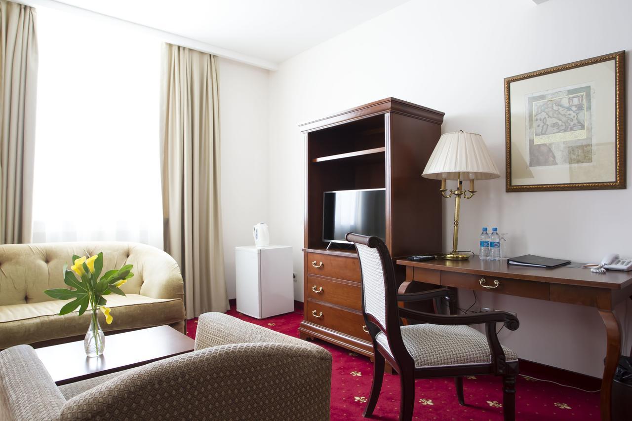 Atyrau Dastan Hotel Kültér fotó