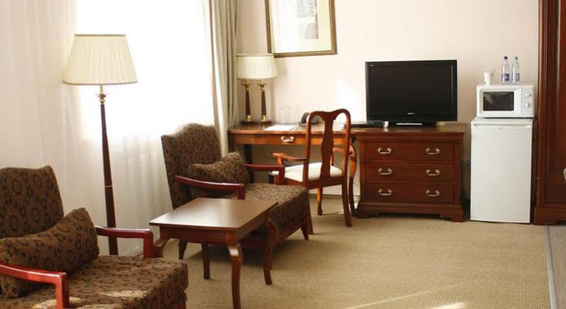 Atyrau Dastan Hotel Kültér fotó